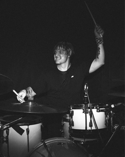 Steven Bosman mid-fill, black-and-white flash